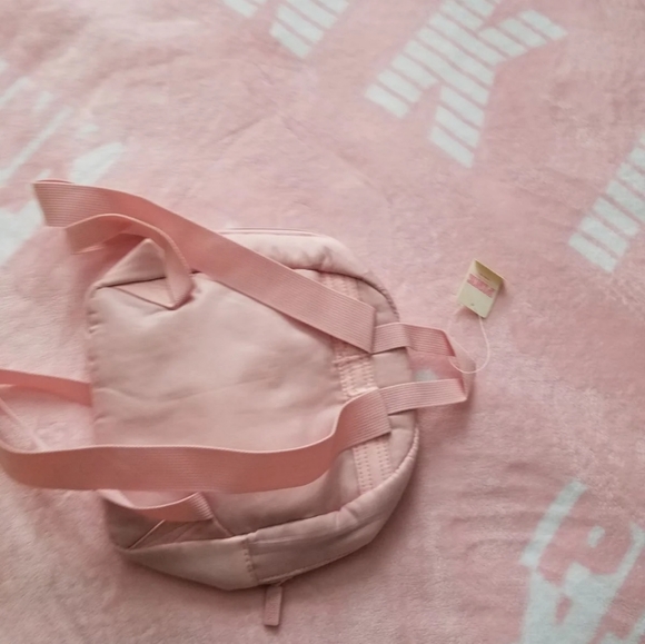 TRADED! VS PINK Ripstop Mini Backpack - Picture 4 of 5